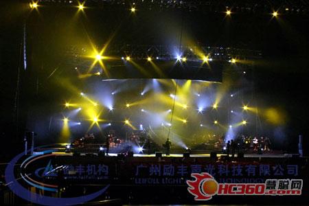 Robe摇头灯助阵姜育恒上海演唱会(图)