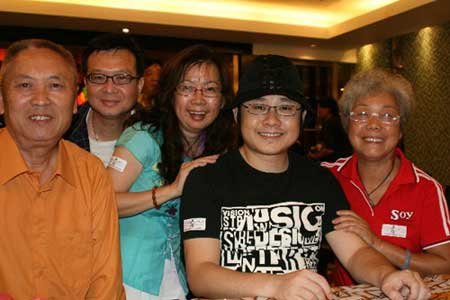 新疆本土音乐人刀郎在马来西亚举办演唱会