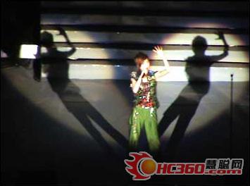 李宇春“Why Me”演唱会上运用的舞台灯光(组图)