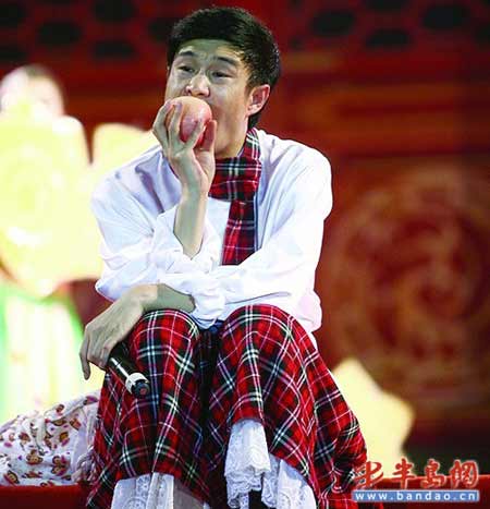 小沈阳“不差才”青岛表演“不差笑”(图)