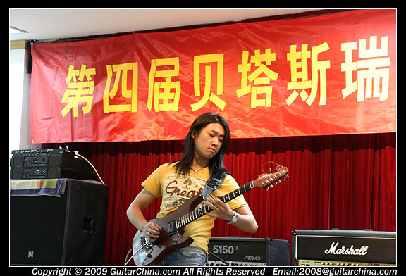 第4届β3电吉他大赛北京分赛区首现女选手(图)