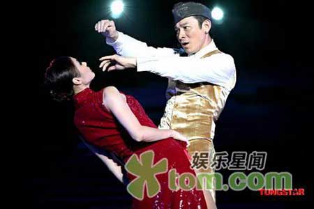 刘德华广州演唱会 舞台设计不惜血本玩特效(组图)