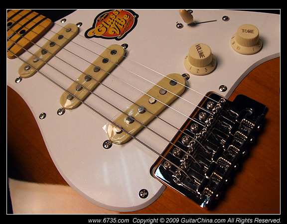 经典外观 Squier Classic Vibe吉他(图)