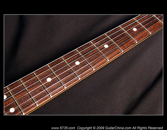 经典外观 Squier Classic Vibe吉他(图)