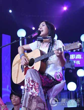 快乐女声20强突围赛 舞台灯光下美丽的脸