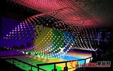 天创中电助力上海世博会民企馆“高潮秀”