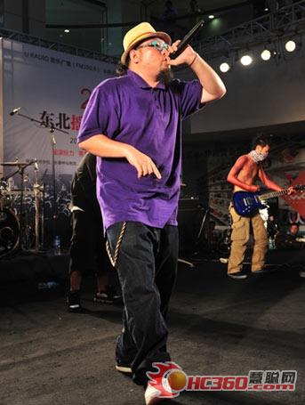摇滚集结 AKG助阵2011东北摇滚音乐节