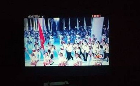 酷乐视推出炫酷时尚LED微型投影仪
