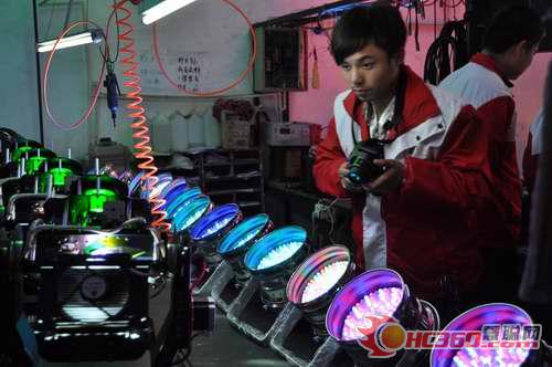 慧聪牵手团参观保德利灯光厂图片报道