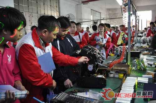 慧聪牵手团参观保德利灯光厂图片报道