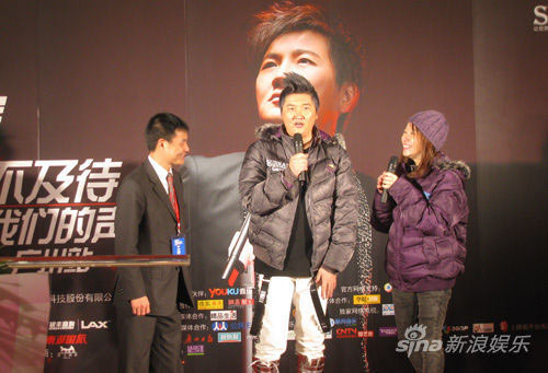 孙楠广州演唱会 环回立体声效震撼全场