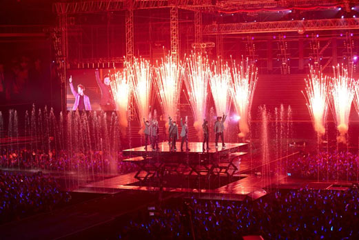 super junior巡演舞台大超越 6米高喷泉成亮点