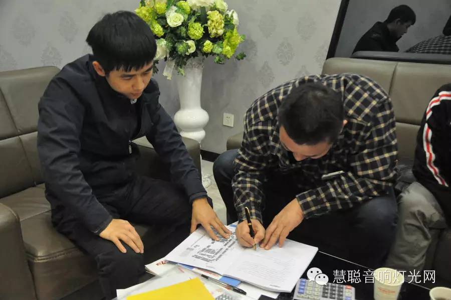 专业音响灯光考察团现场抢驻中国·慧聪家电城 岂止看气质?