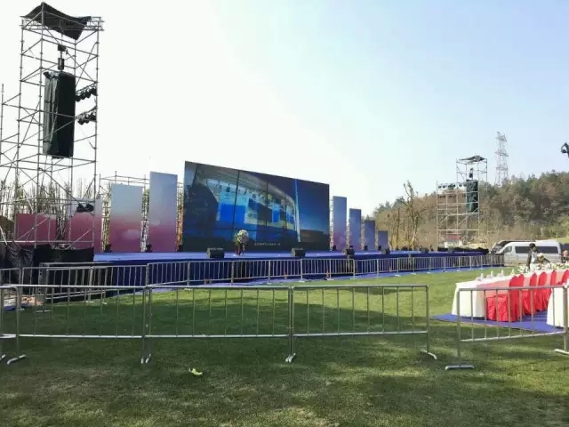 TWAUDIO音响助阵贵阳中铁佰分之1摩都万人祈福音乐会