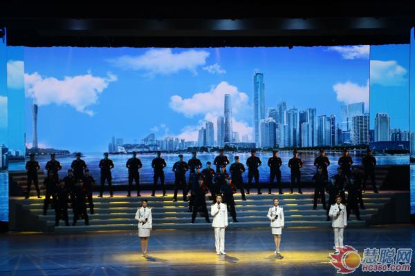 宋多多为国产话筒打气 20只话筒现场演出获认可