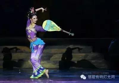 《丝路花雨》 惊艳亮相敦煌文博会 多媒体舞美有多牛？