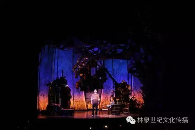 百老汇剧作“不老泉” 看逼格高的舞台剧怎样布景