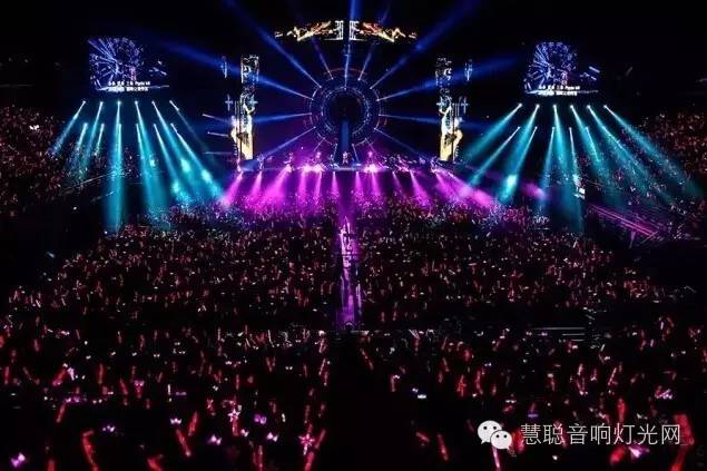 周杰伦广州站巡演 舞台灯光炫爆表！