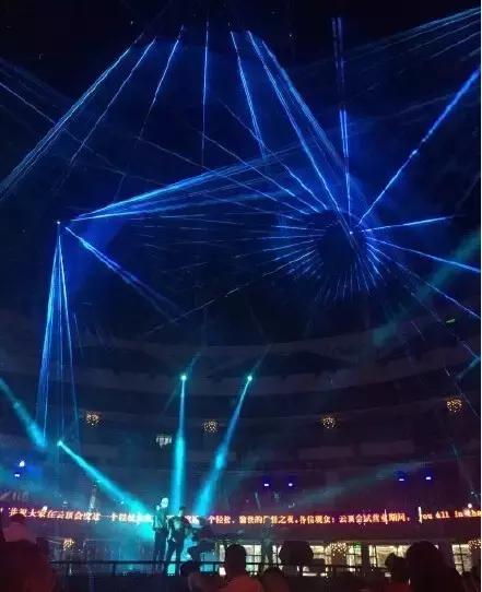 湖南2.2亿酒吧云顶会开业 世界最大酒吧有多炫？