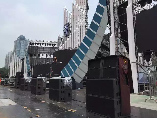 百威风暴电音节席卷广州 L-ACOUSTICS音响嗨翻全场