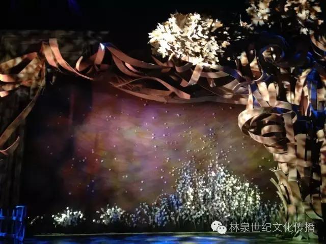 百老汇剧作“不老泉” 看逼格高的舞台剧怎样布景