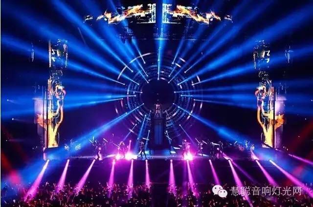 周杰伦广州站巡演 舞台灯光炫爆表！