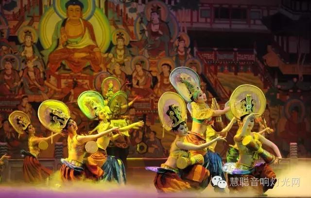 《丝路花雨》 惊艳亮相敦煌文博会 多媒体舞美有多牛？