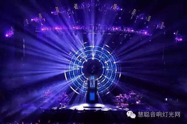 周杰伦广州站巡演 舞台灯光炫爆表！