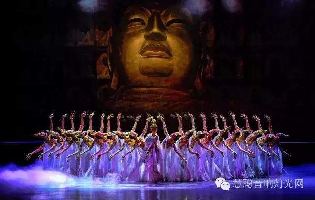 《丝路花雨》 惊艳亮相敦煌文博会 多媒体舞美有多牛？