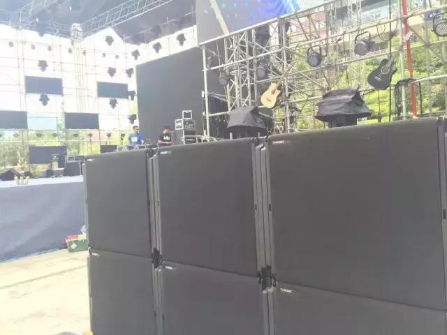 许巍音乐会唱响青春 看TWAUDiO强力助阵
