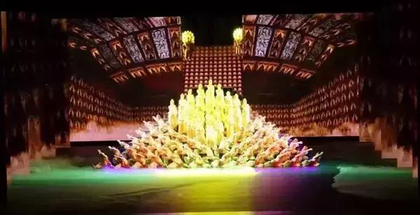 《丝路花雨》 惊艳亮相敦煌文博会 多媒体舞美有多牛？