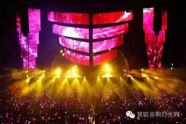 周杰伦广州站巡演 舞台灯光炫爆表！