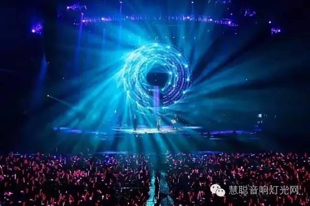 周杰伦广州站巡演 舞台灯光炫爆表！