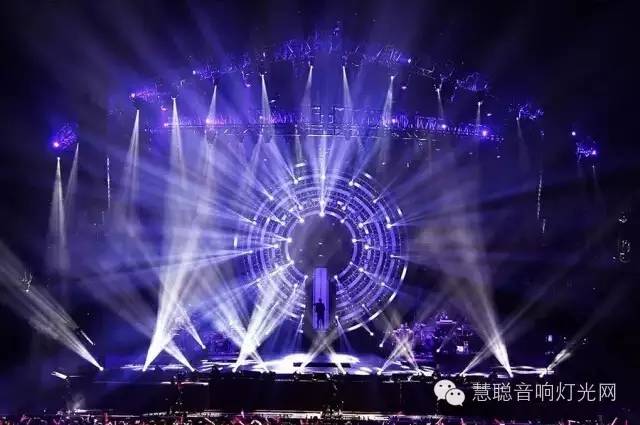 周杰伦广州站巡演 舞台灯光炫爆表！