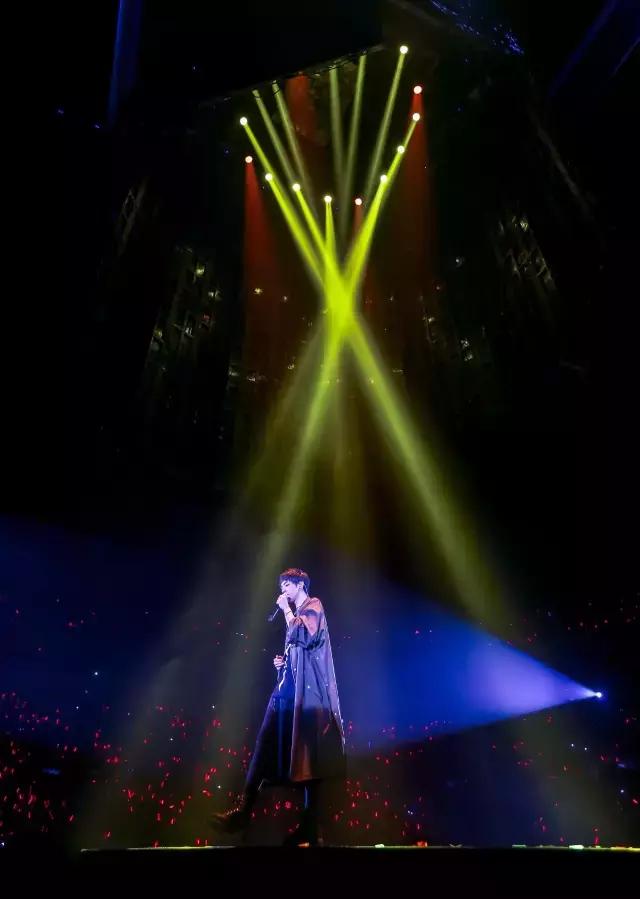 走进华晨宇演唱会 专业团队精心打造