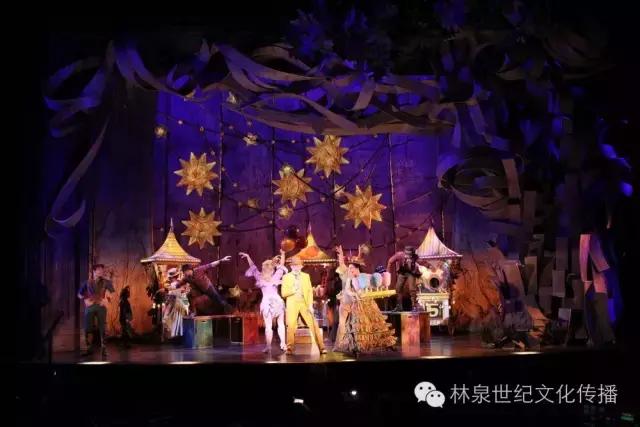 百老汇剧作“不老泉” 看逼格高的舞台剧怎样布景