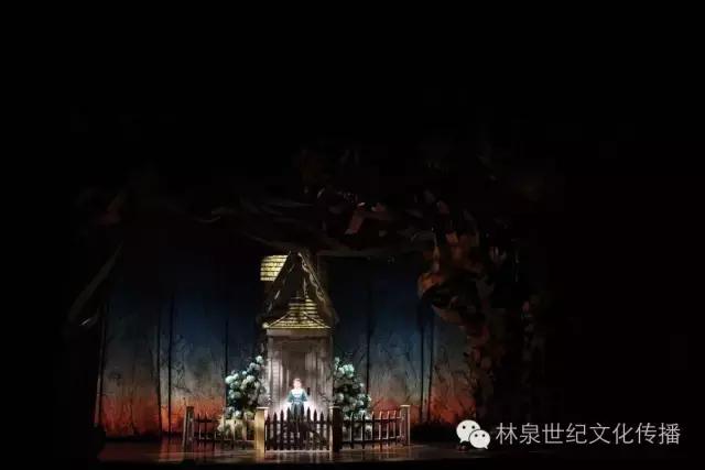 百老汇剧作“不老泉” 看逼格高的舞台剧怎样布景