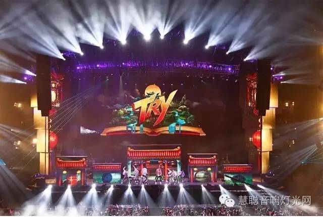 周杰伦广州站巡演 舞台灯光炫爆表！