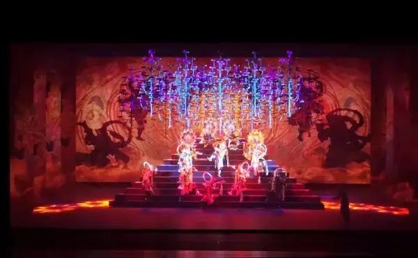 《丝路花雨》 惊艳亮相敦煌文博会 多媒体舞美有多牛？