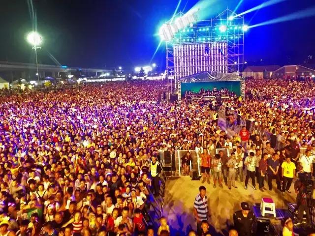 50万人观看西部音乐节 一场极致淋漓的声色盛宴是怎样形成的？