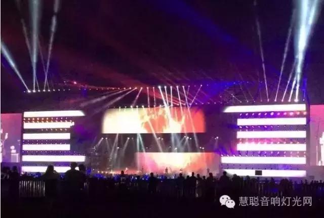 彩熠灯光助阵深圳五月天演唱会
