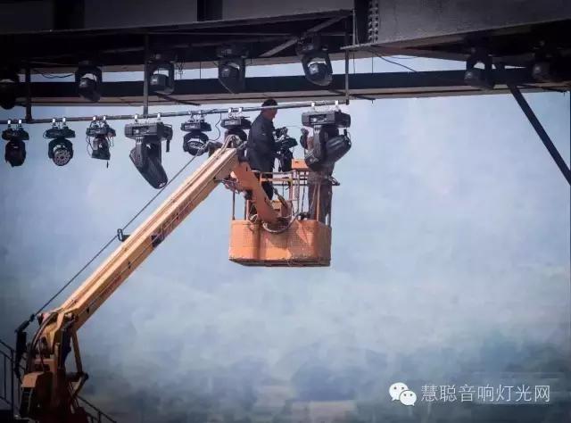 实景演出《火秀》震撼登场 鸿彩灯光倾情奉献
