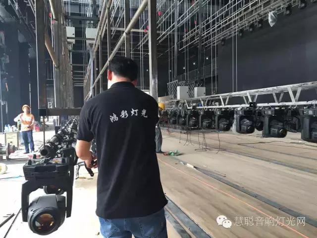 实景演出《火秀》震撼登场 鸿彩灯光倾情奉献