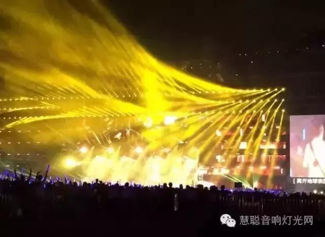 彩熠灯光助阵深圳五月天演唱会