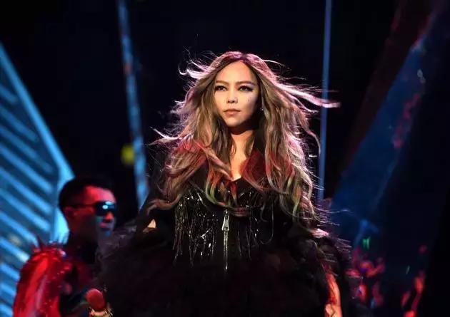 张惠妹世界巡演——别样重金室内舞台升级 唱响阿妹20年