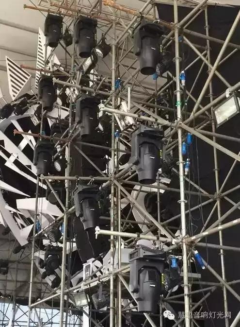 50万人观看西部音乐节 一场极致淋漓的声色盛宴是怎样形成的？