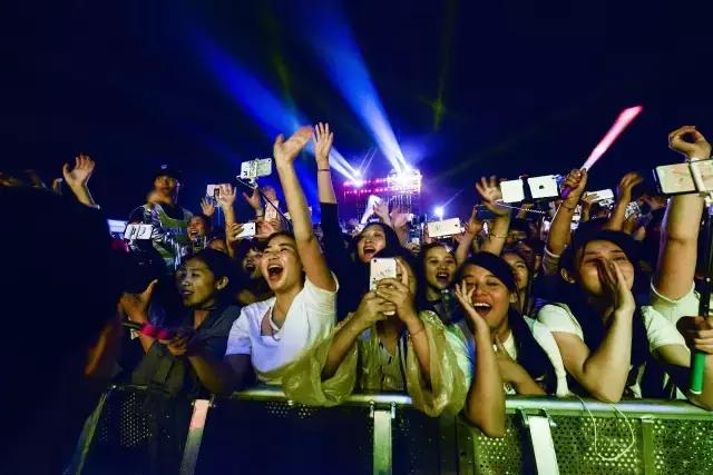 西部音乐节5天超50万人到场观看 是怎样的舞台设计撑起这样的秀？