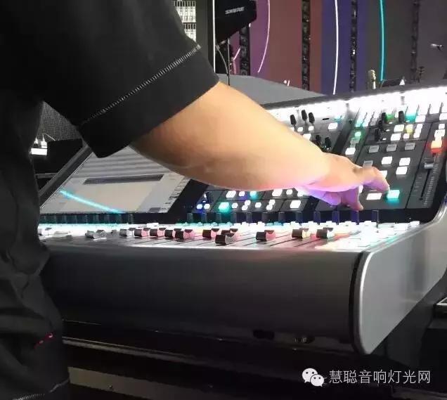 2016陈奕迅巡回演唱会幕后探视——SSL LIVE调音台