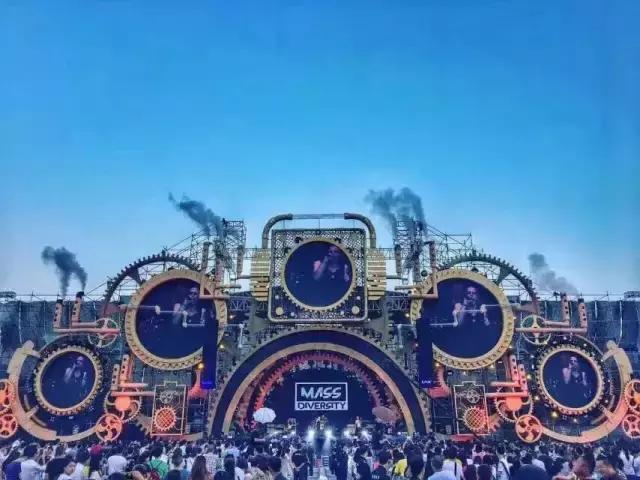 西部音乐节5天超50万人到场观看 是怎样的舞台设计撑起这样的秀？
