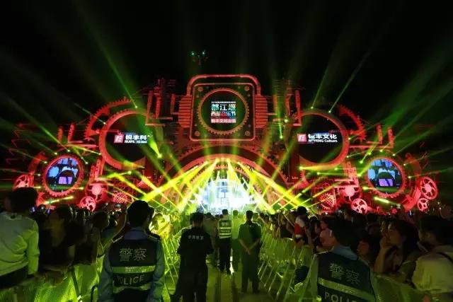 50万人观看西部音乐节 一场极致淋漓的声色盛宴是怎样形成的？